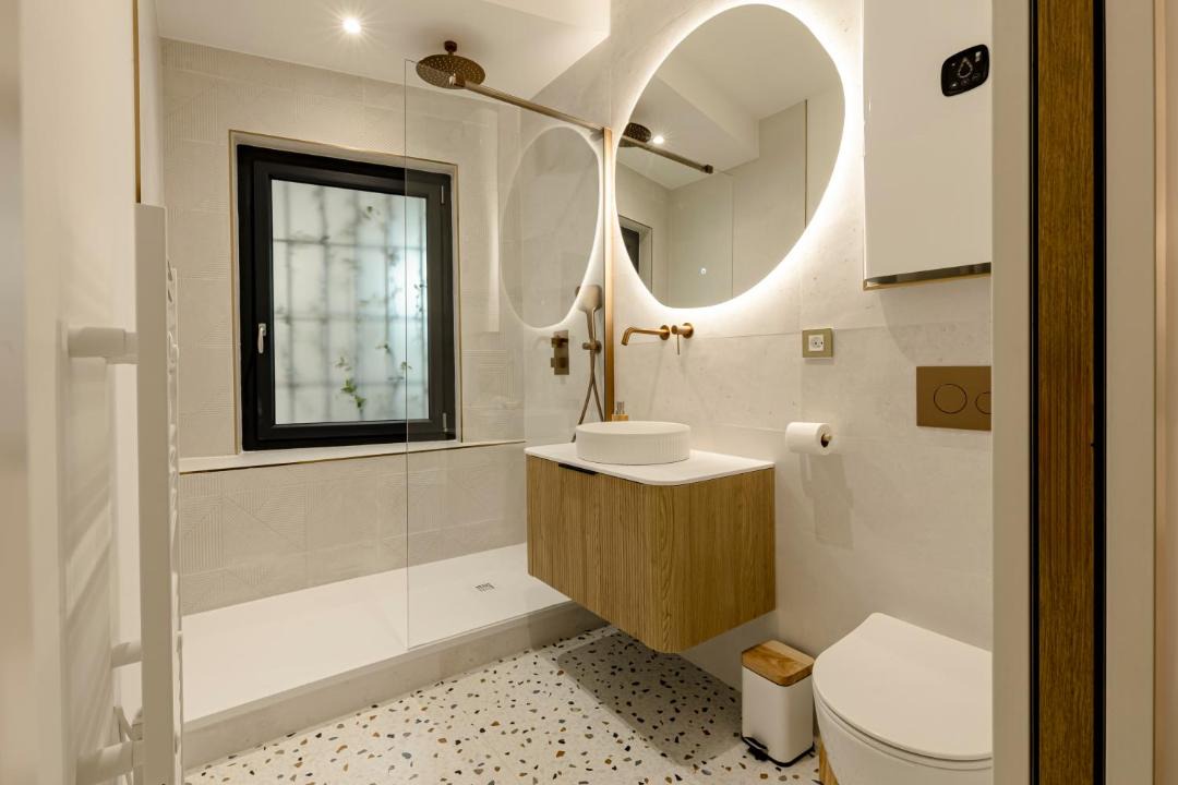 Photo of Bathroom in Nimes City Centre