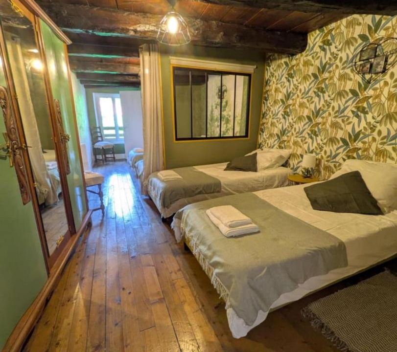 Photo of Bedroom in Tenay