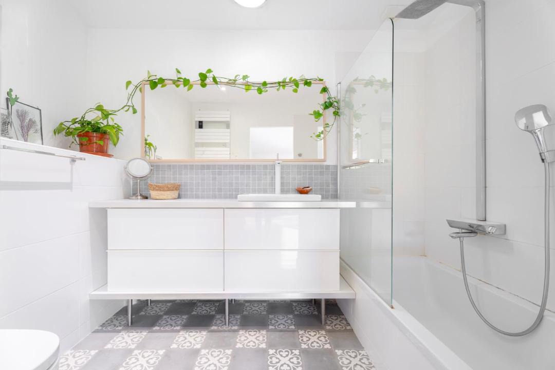 Photo of Bathroom in Simiane-Collongue