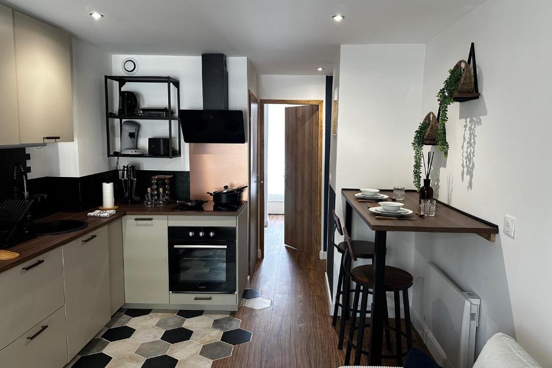 Photo of Kitchen in Lens