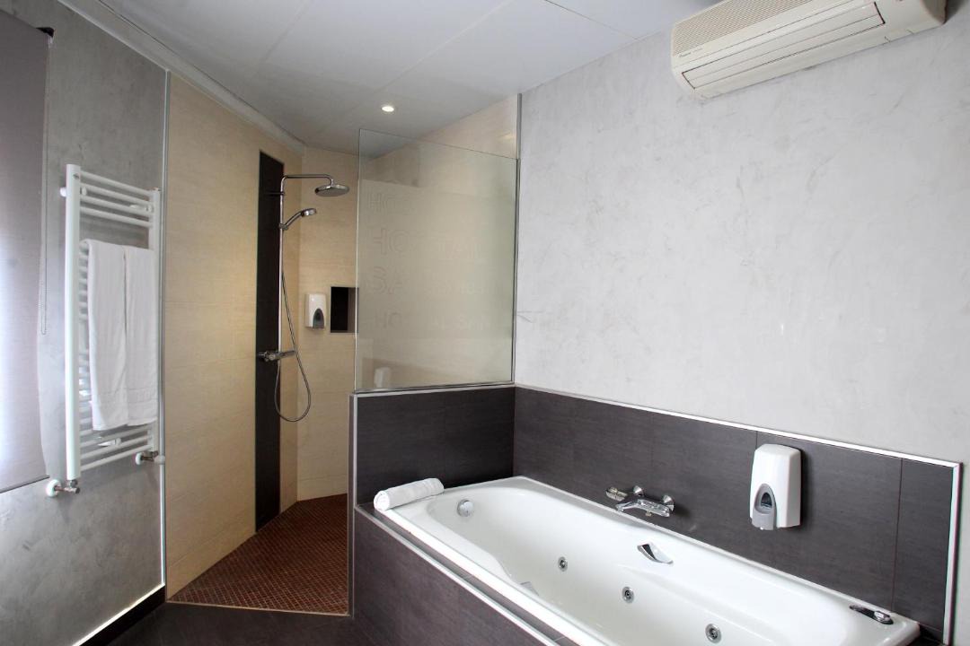 Photo of Bathroom in Sants