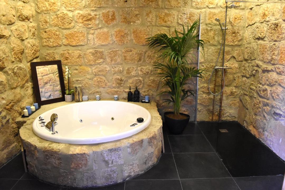 Photo of Bathroom in Grisel