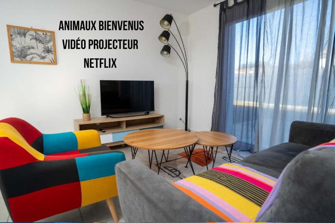 Photo of Livingroom in Giroussens