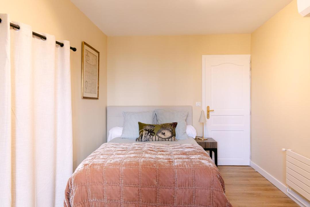 Photo of Bedroom in Chateauneuf-du-Pape