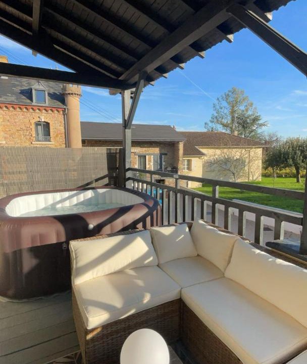 Photo of Patio Balcony in Saint-Amour-Bellevue
