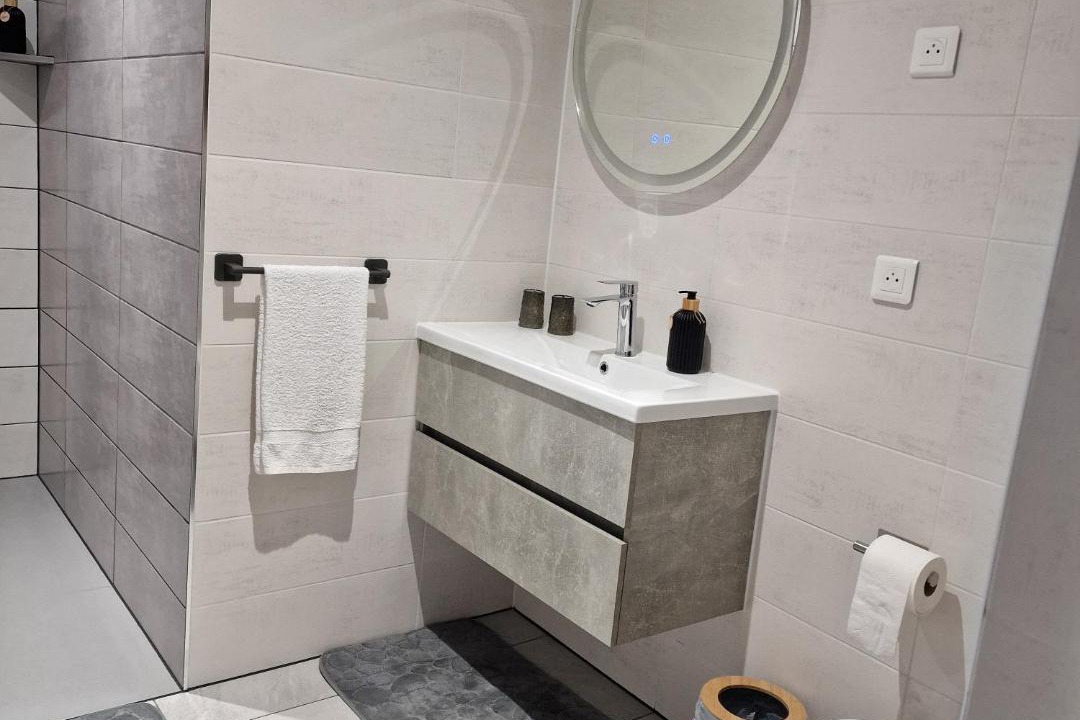 Photo of Bathroom in Nurieux-Volognat