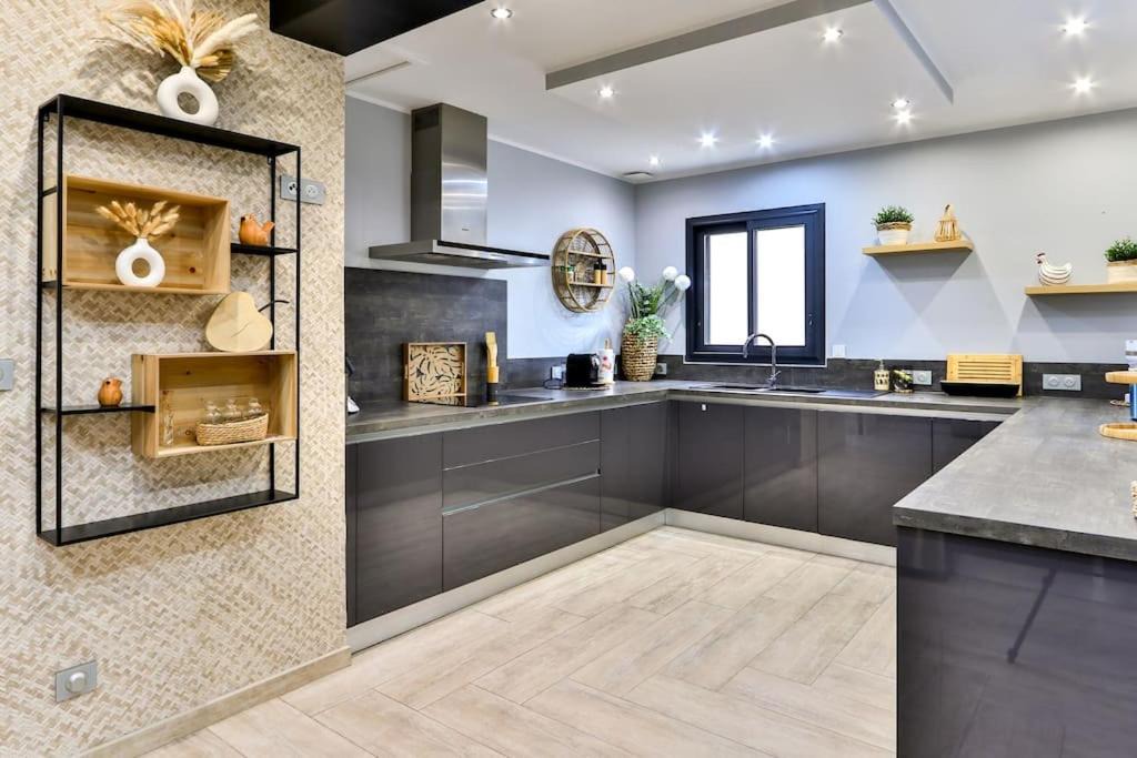 Photo of Kitchen in Saint-Etienne-du-Gres