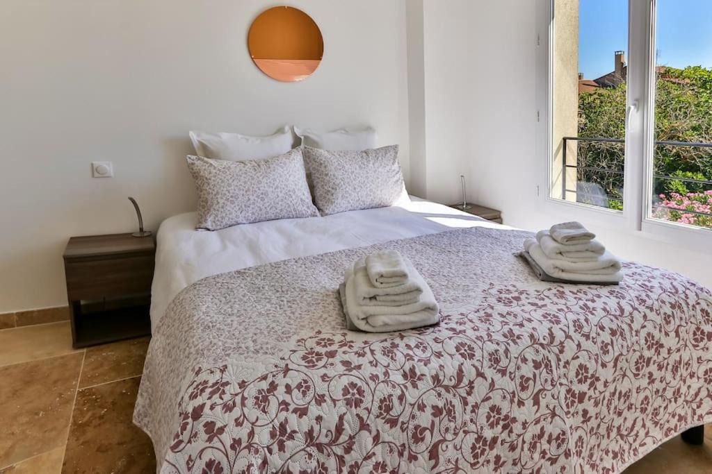 Photo of Bedroom in Saint-Etienne-du-Gres