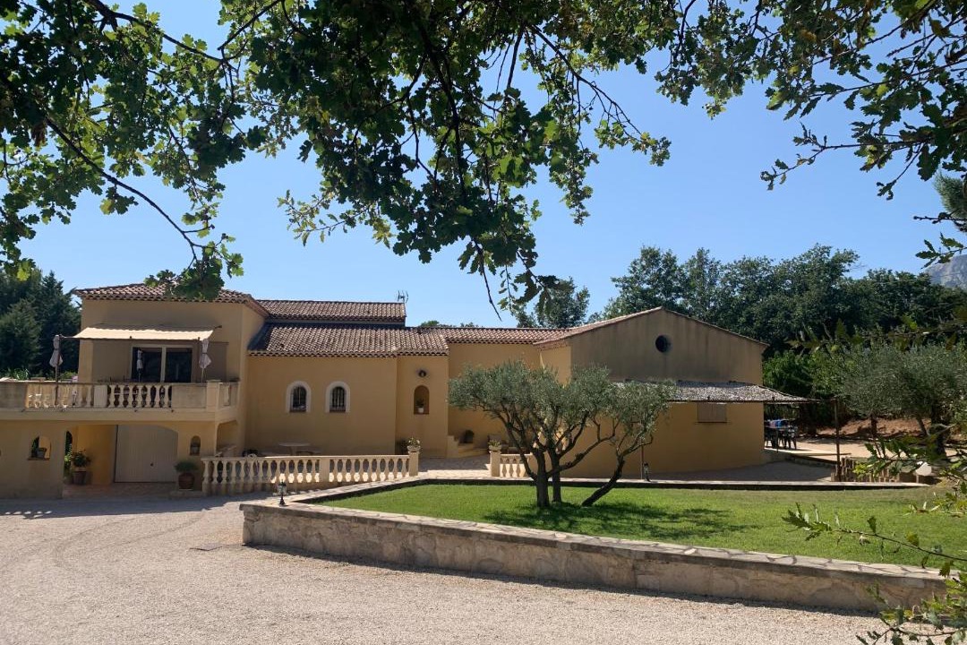 Photo of Others in Puyloubier
