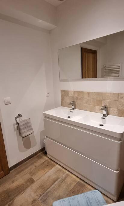Photo of Bathroom in Lambesc