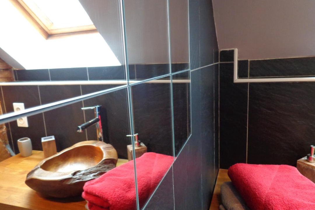 Photo of Bathroom in Campan