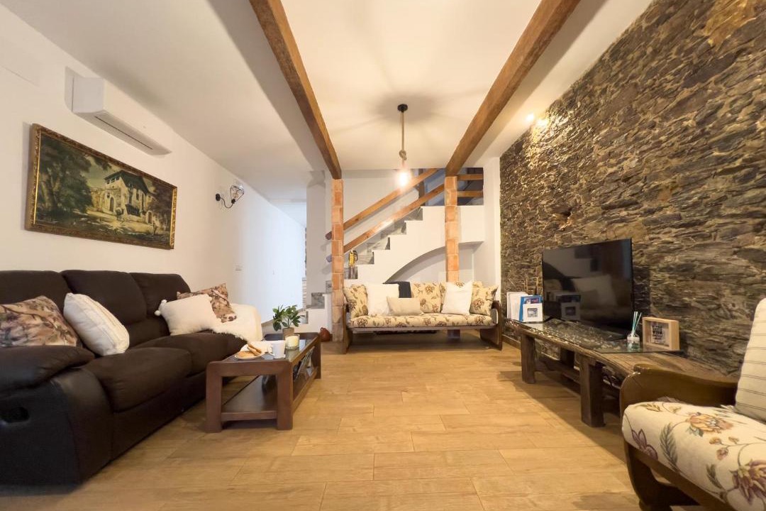 Photo of Livingroom in Ahigal