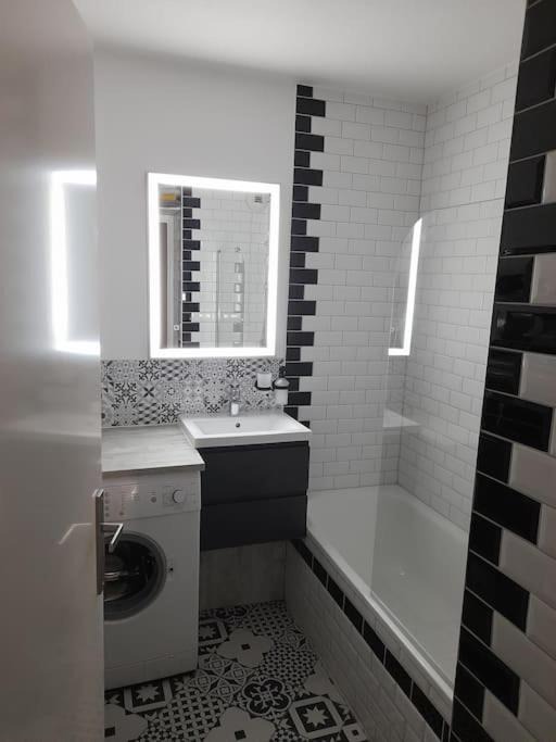 Photo of Bathroom in Ville-la-Grand