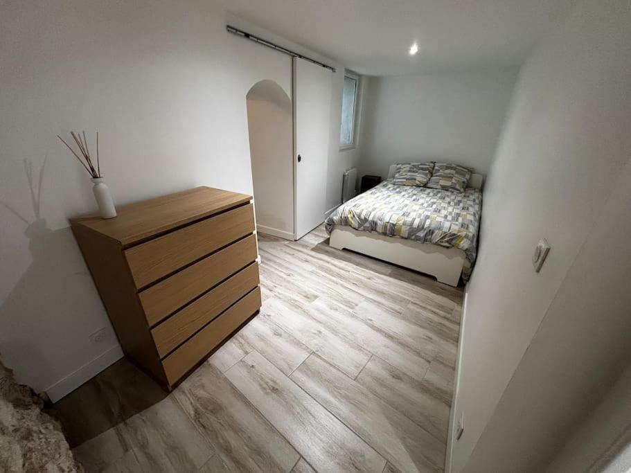 Photo of Bedroom in Roquevaire