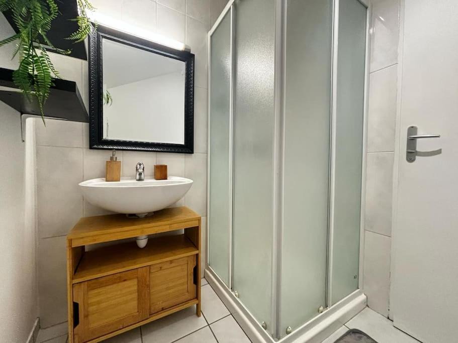 Photo of Bathroom in Echallon