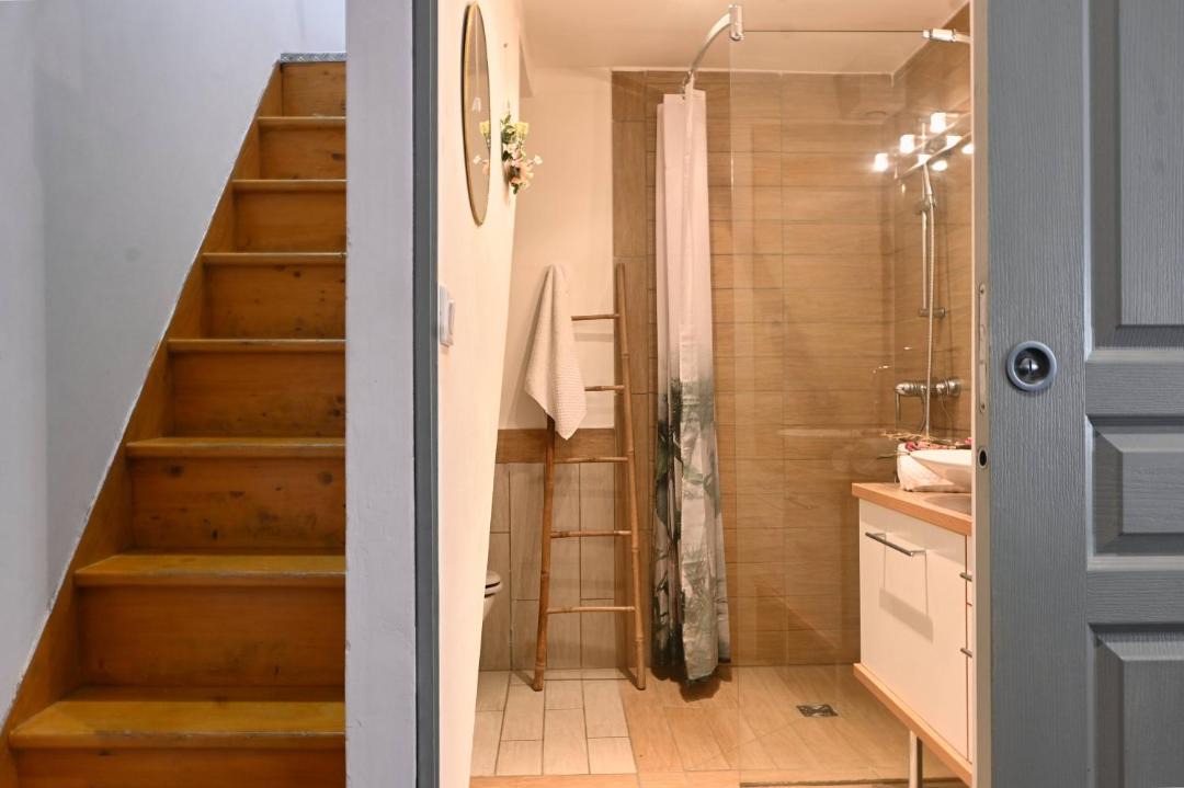 Photo of Bathroom in Nimes City Centre