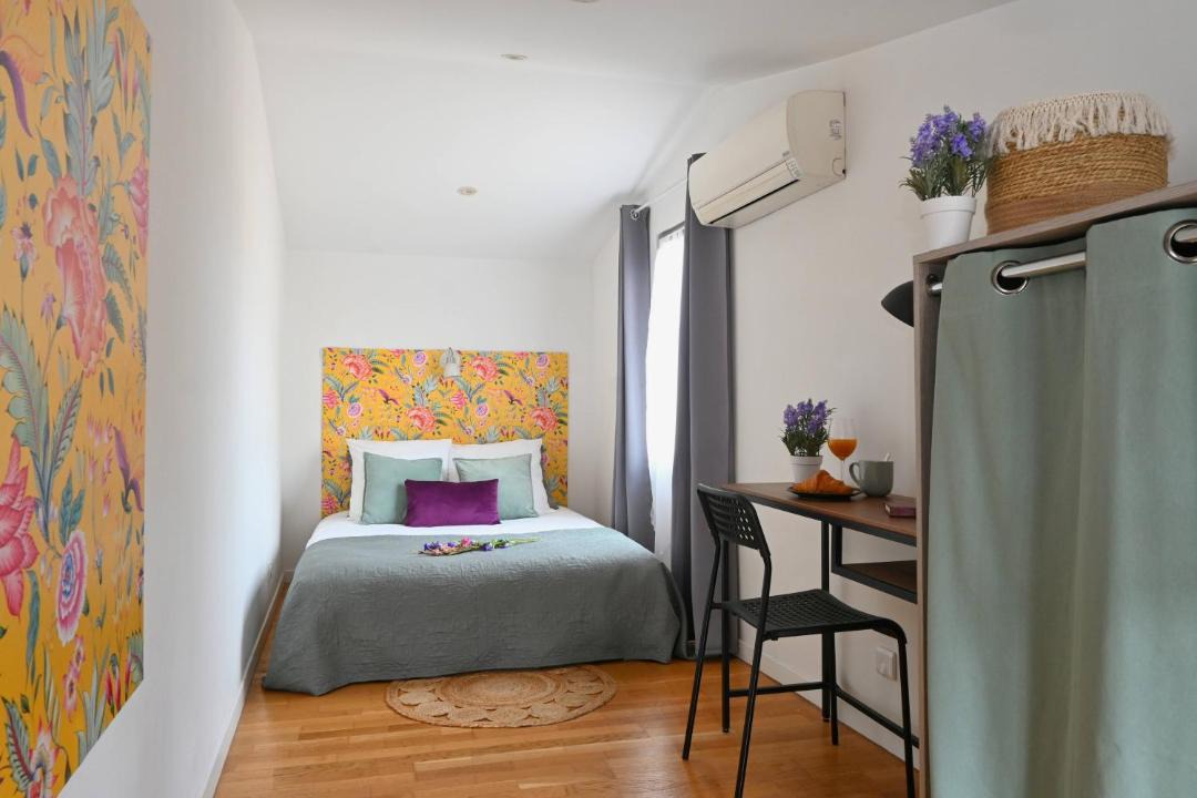 Photo of Bedroom in Nimes City Centre