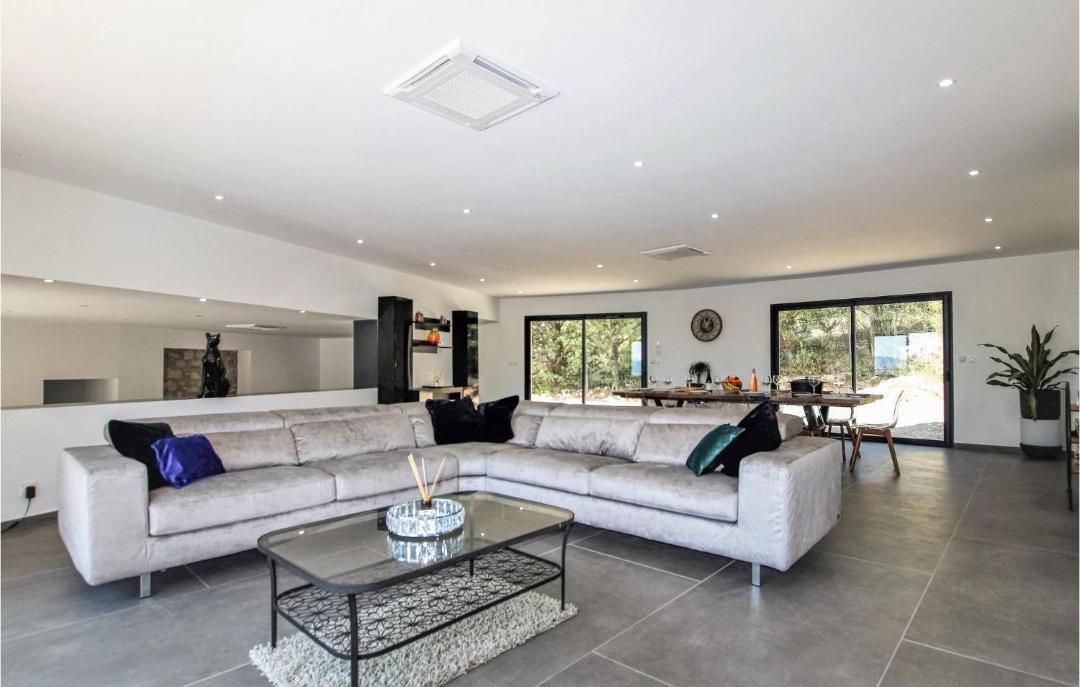 Photo of Livingroom in Alissas