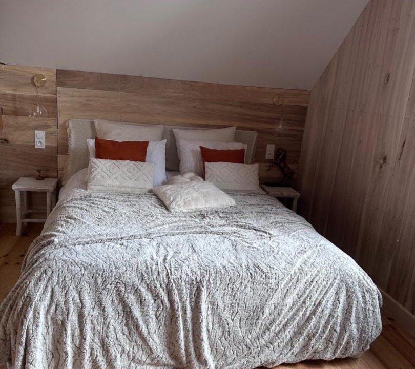 Photo of Bedroom in Campan