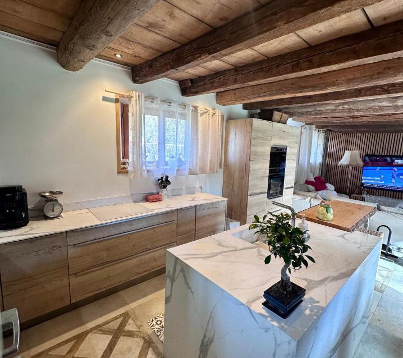 Photo of Kitchen in Campan