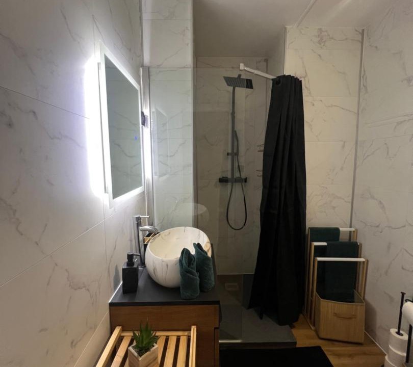 Photo of Bathroom in Ambilly