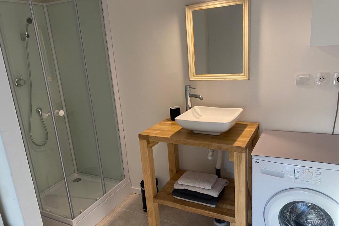 Photo of Bathroom in Poncin
