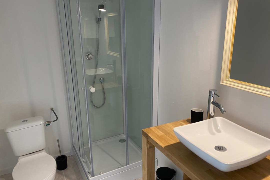 Photo of Bathroom in Poncin