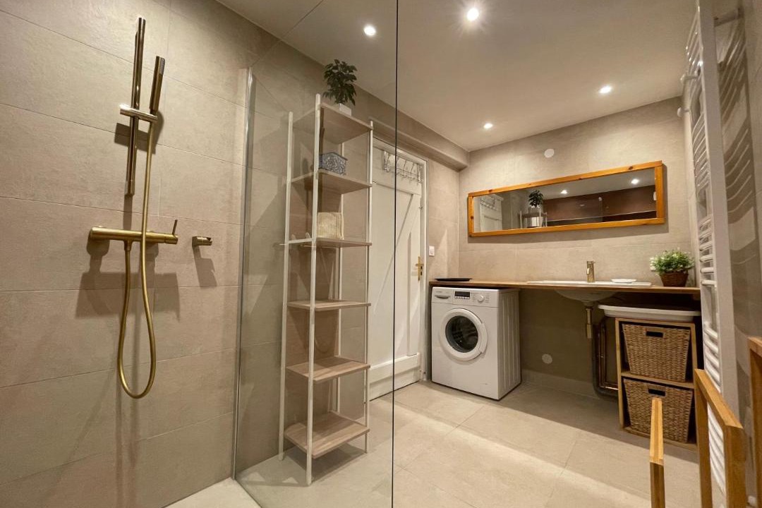 Photo of Bathroom in Nyons