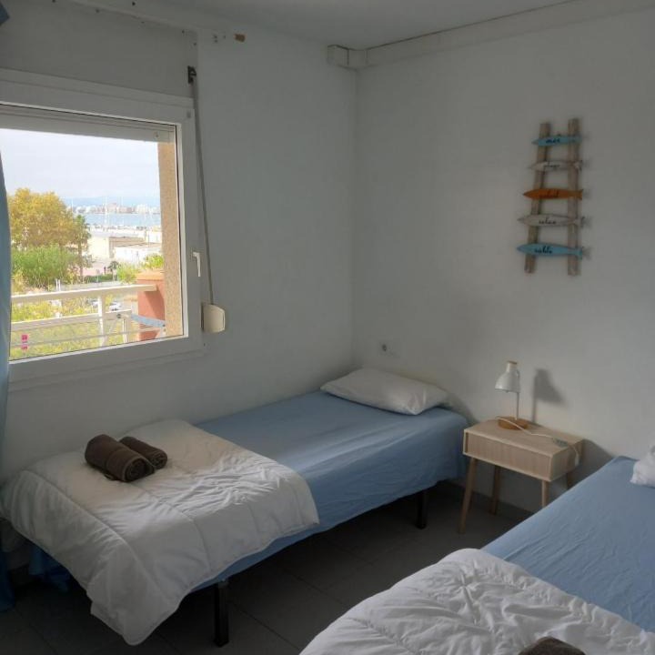 Photo of Bedroom in Roses Town Center