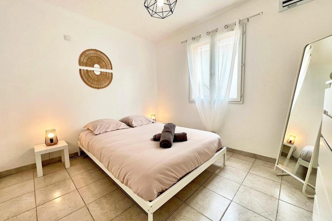 Photo of Bedroom in Saint-Chamas