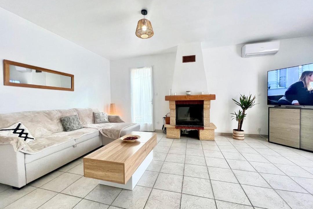 Photo of Livingroom in Saint-Chamas