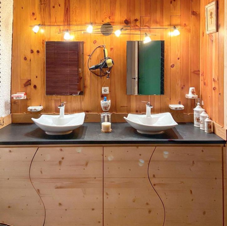 Photo of Bathroom in Mont