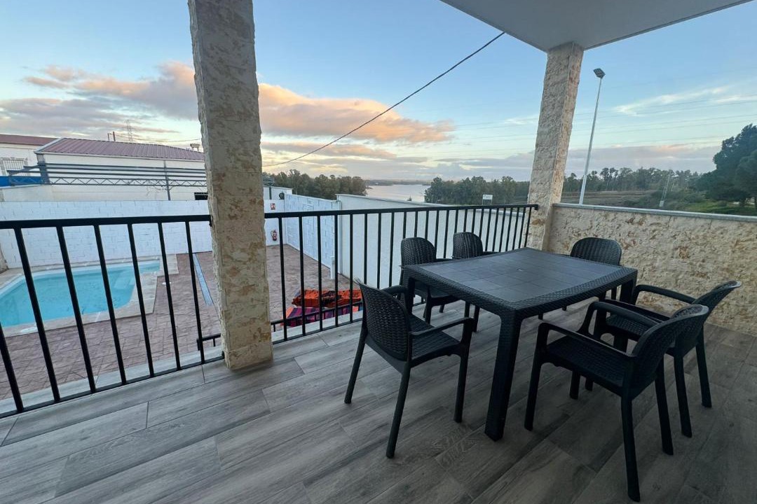 Photo of Patio Balcony in Orellana la Vieja