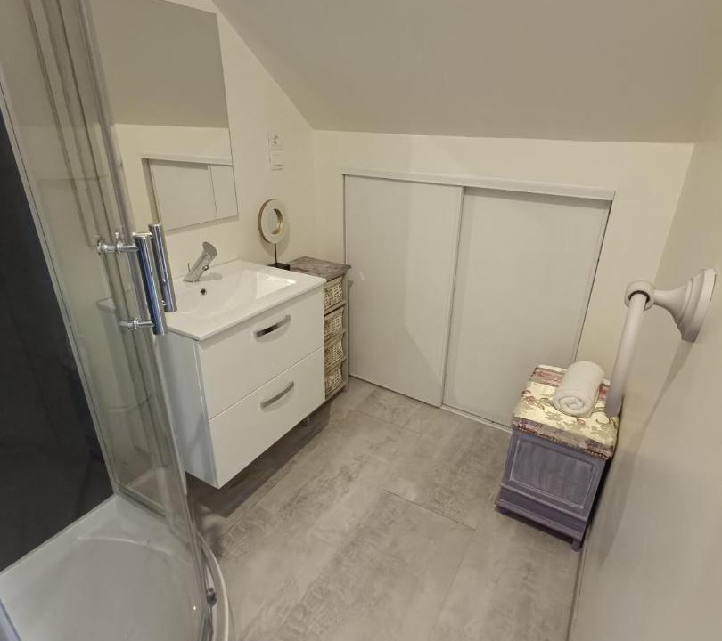 Photo of Bathroom in Campan