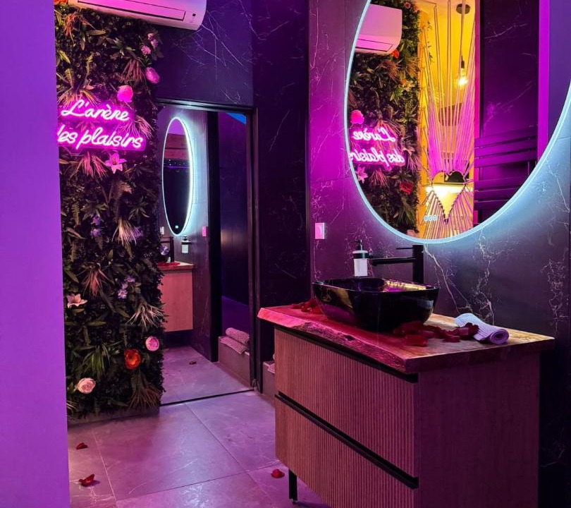 Photo of Bathroom in Quartier Administrations
