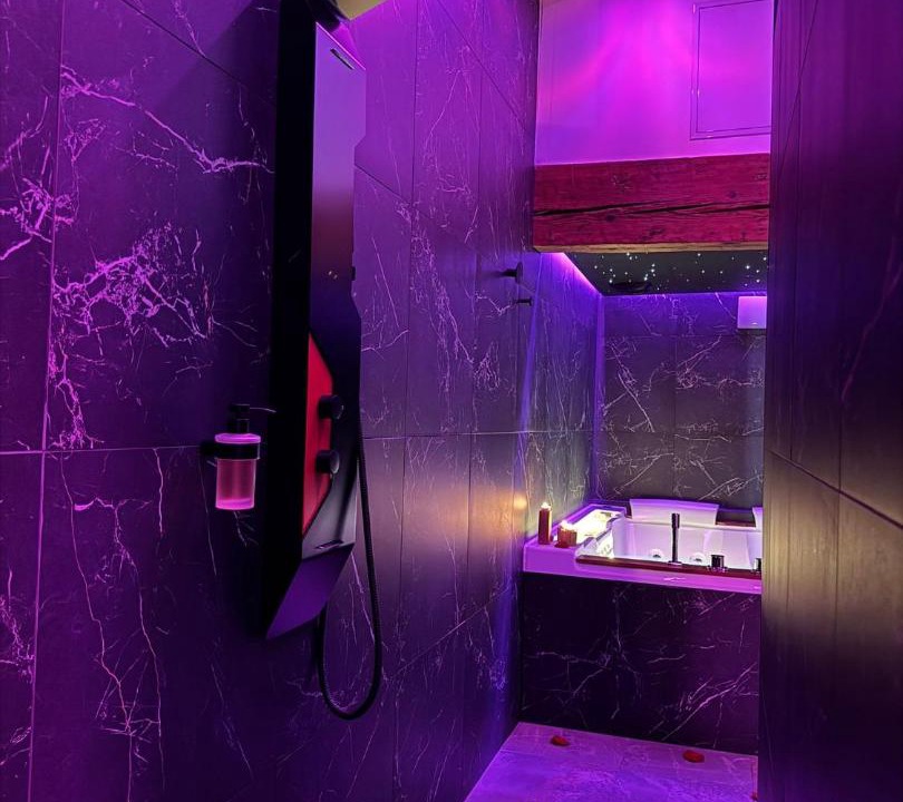 Photo of Bathroom in Quartier Administrations