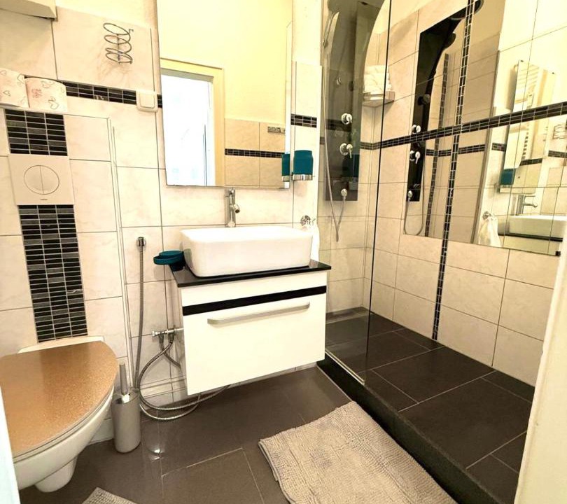 Photo of Bathroom in Vahrenwald-List