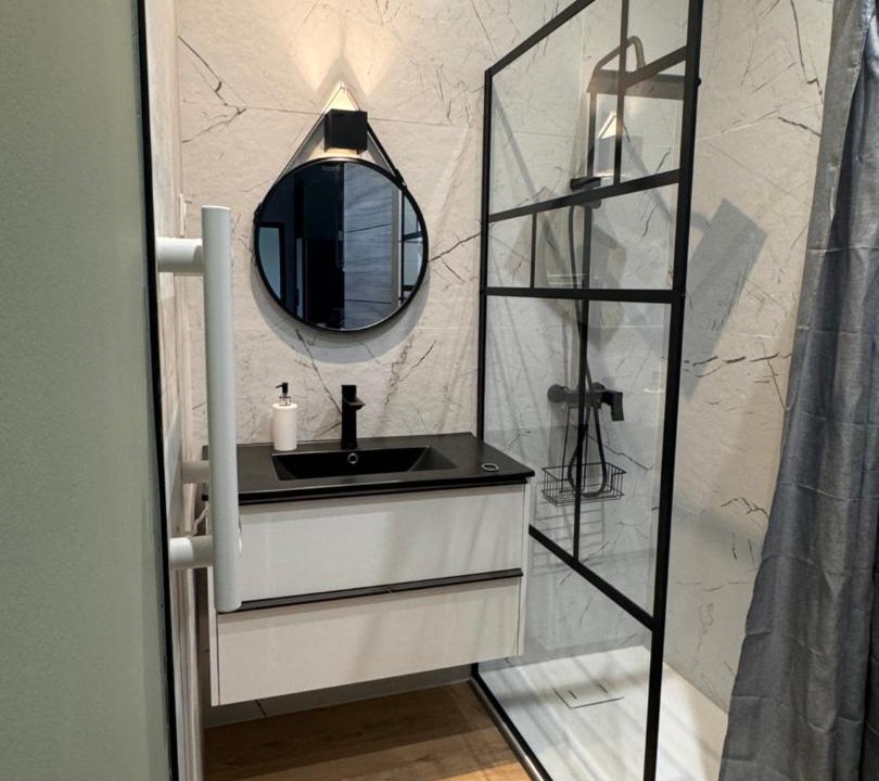 Photo of Bathroom in Lons-le-Saunier
