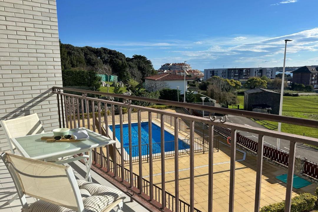 Photo of Patio Balcony in Isla