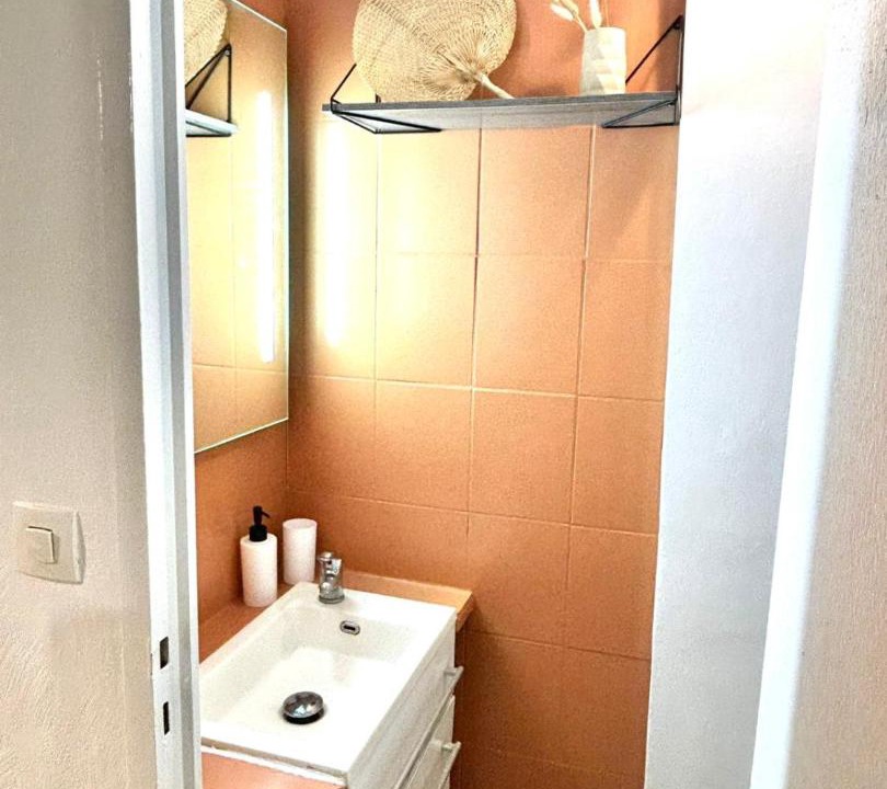 Photo of Bathroom in Rouen City Centre