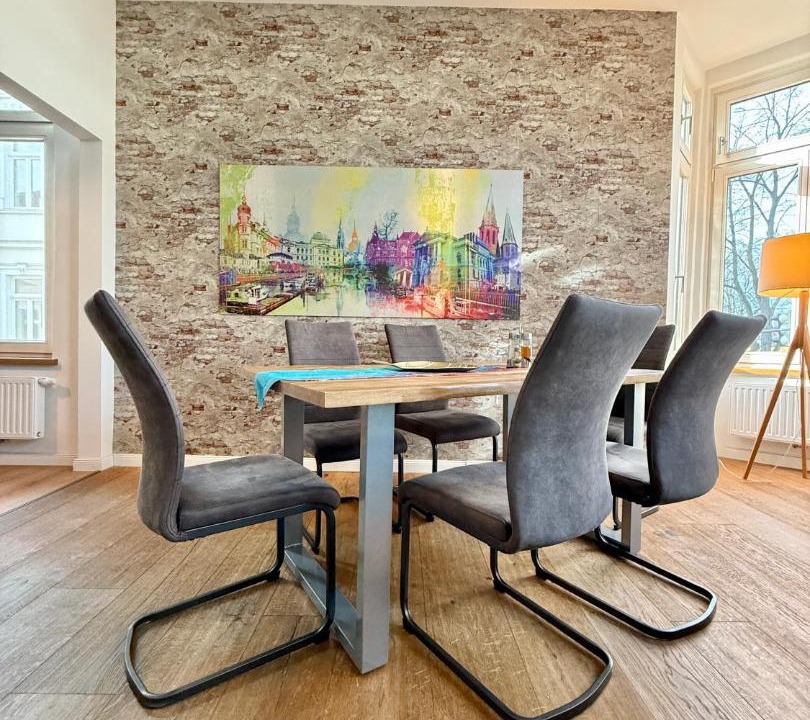 Photo of Livingroom in Center