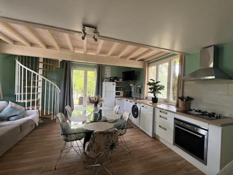Photo of Others in Dommartin-les-Cuiseaux