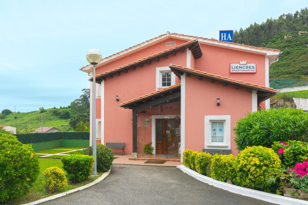 Photo of Buildings in Liencres