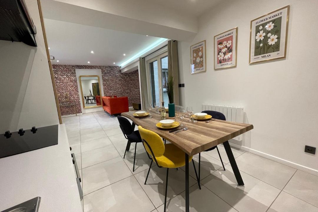 Photo of Livingroom in Lens