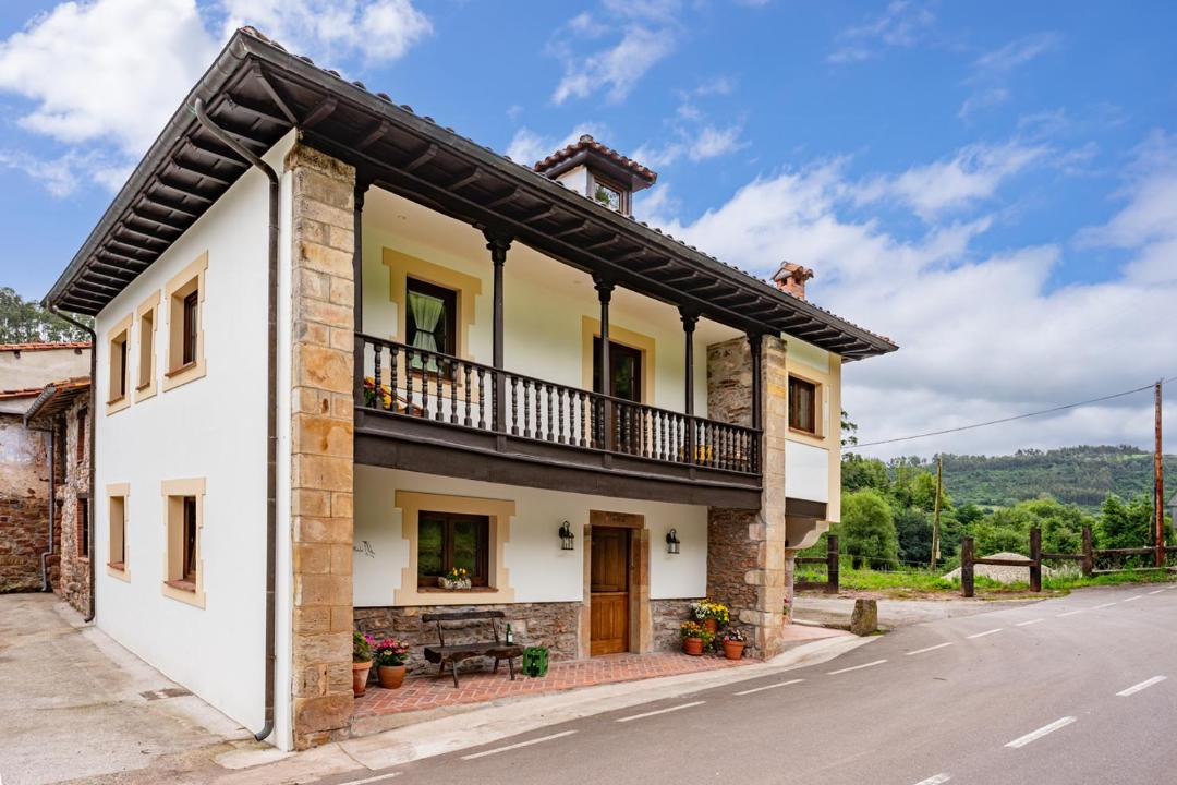 Photo of Buildings in Priesca