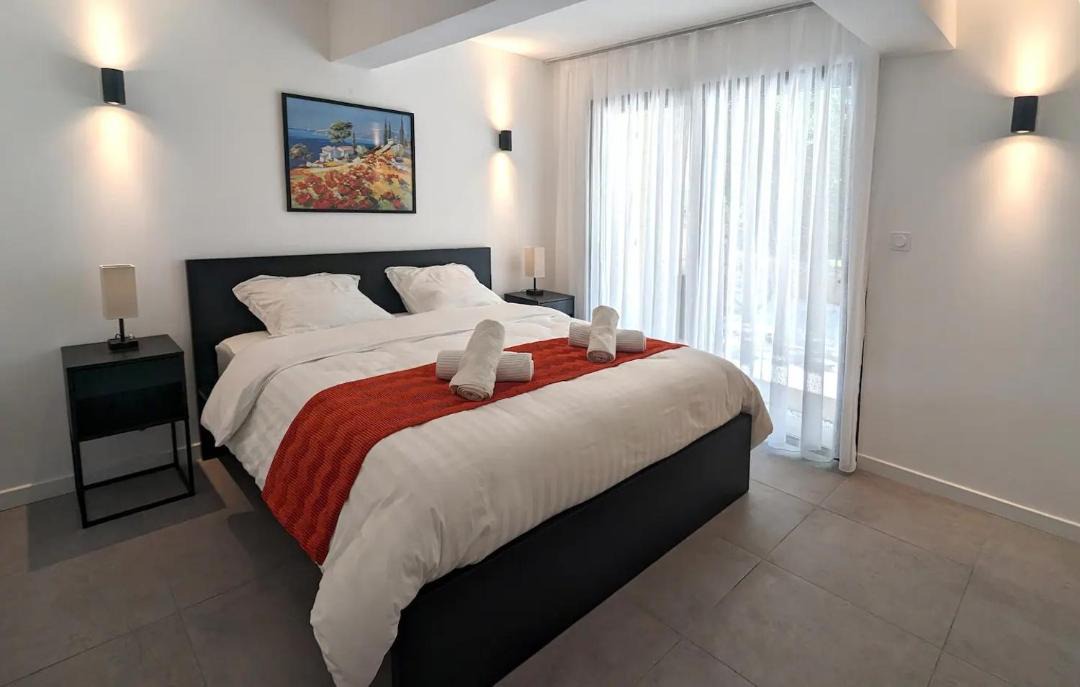 Photo of Bedroom in Lambesc