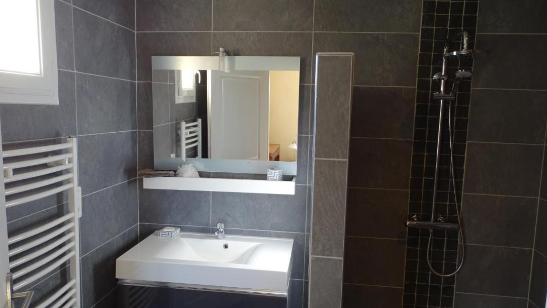 Photo of Bathroom in Chateauneuf-de-Gadagne