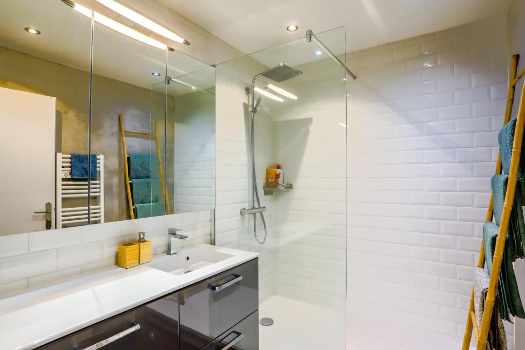 Photo of Bathroom in Lyon City Centre