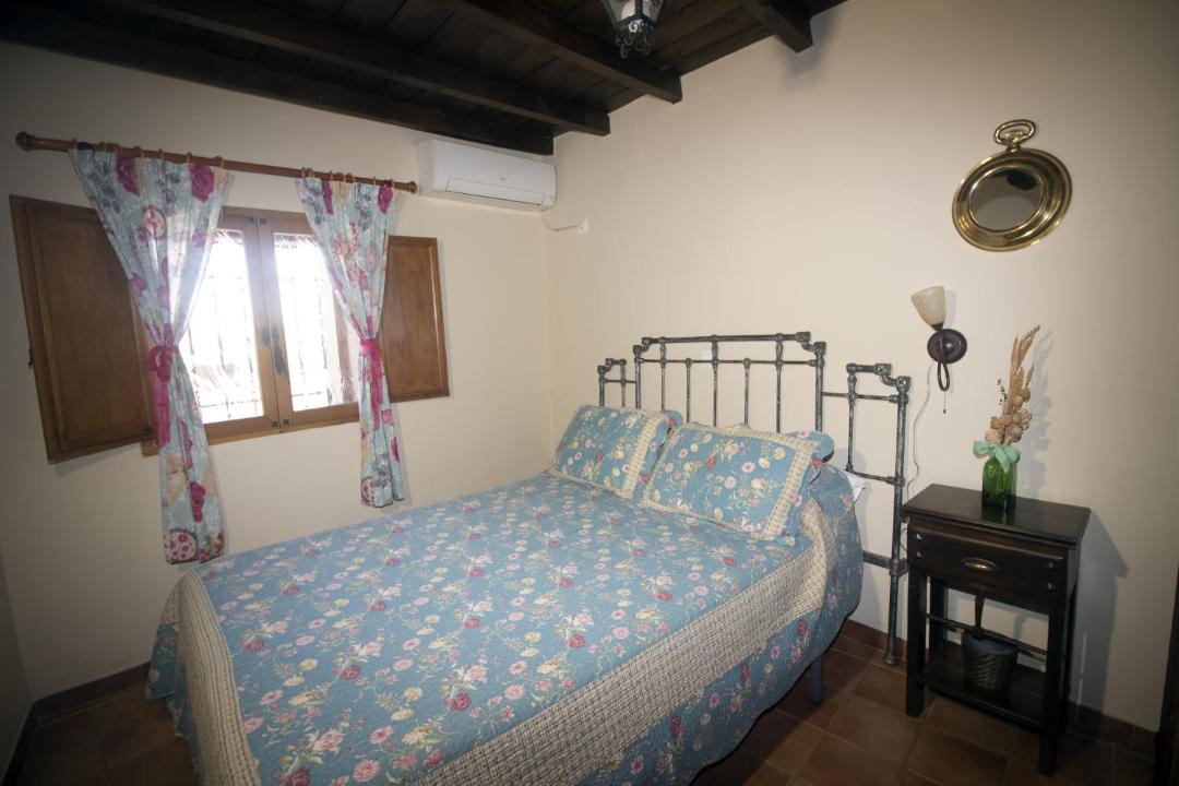 Photo of Bedroom in Valdelacasa de Tajo