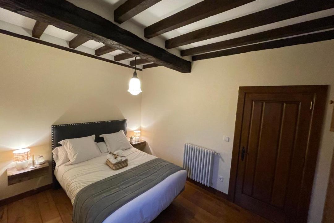 Photo of Bedroom in Esles